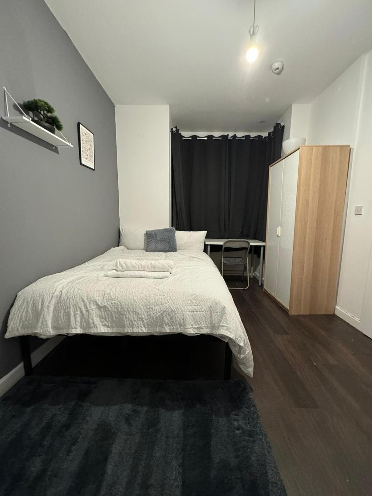 Homestay Deluxe Ensuite Double With Ensuite Coventry