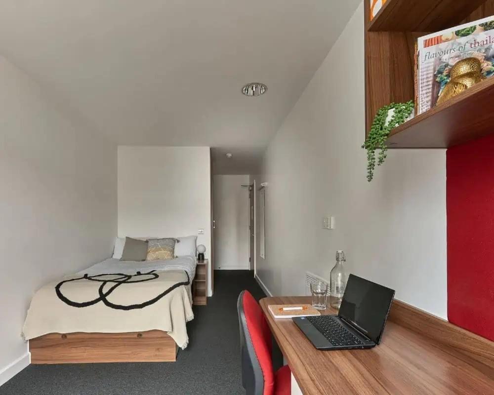 Central Zeni Ensuite *