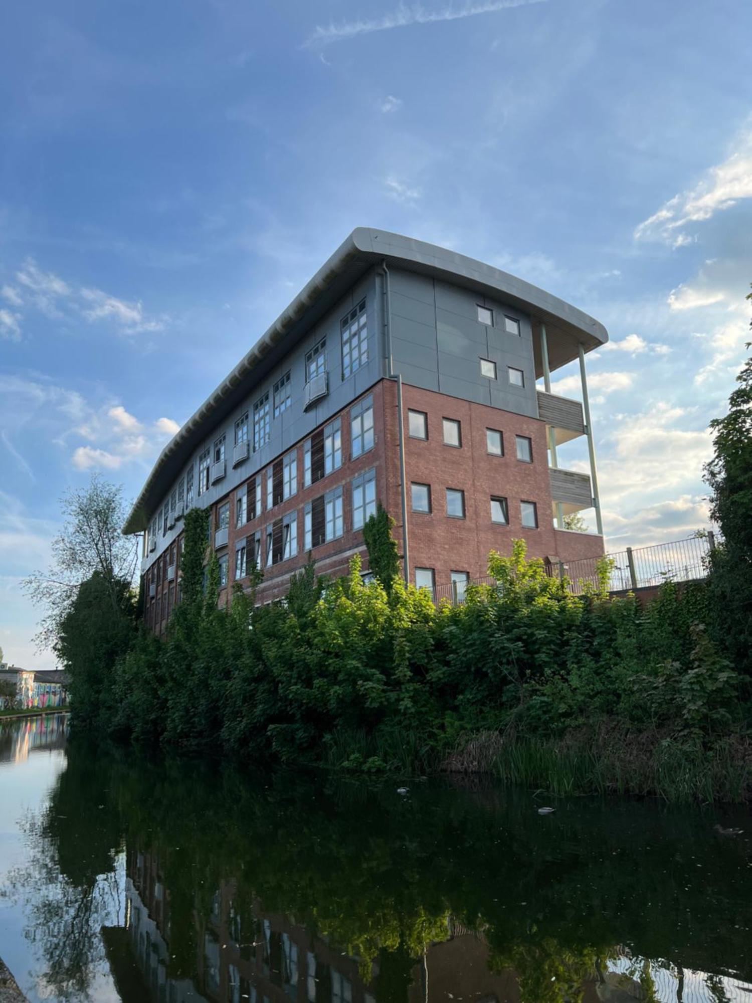 Quantum Modern 2 Bedroom With Free Parking