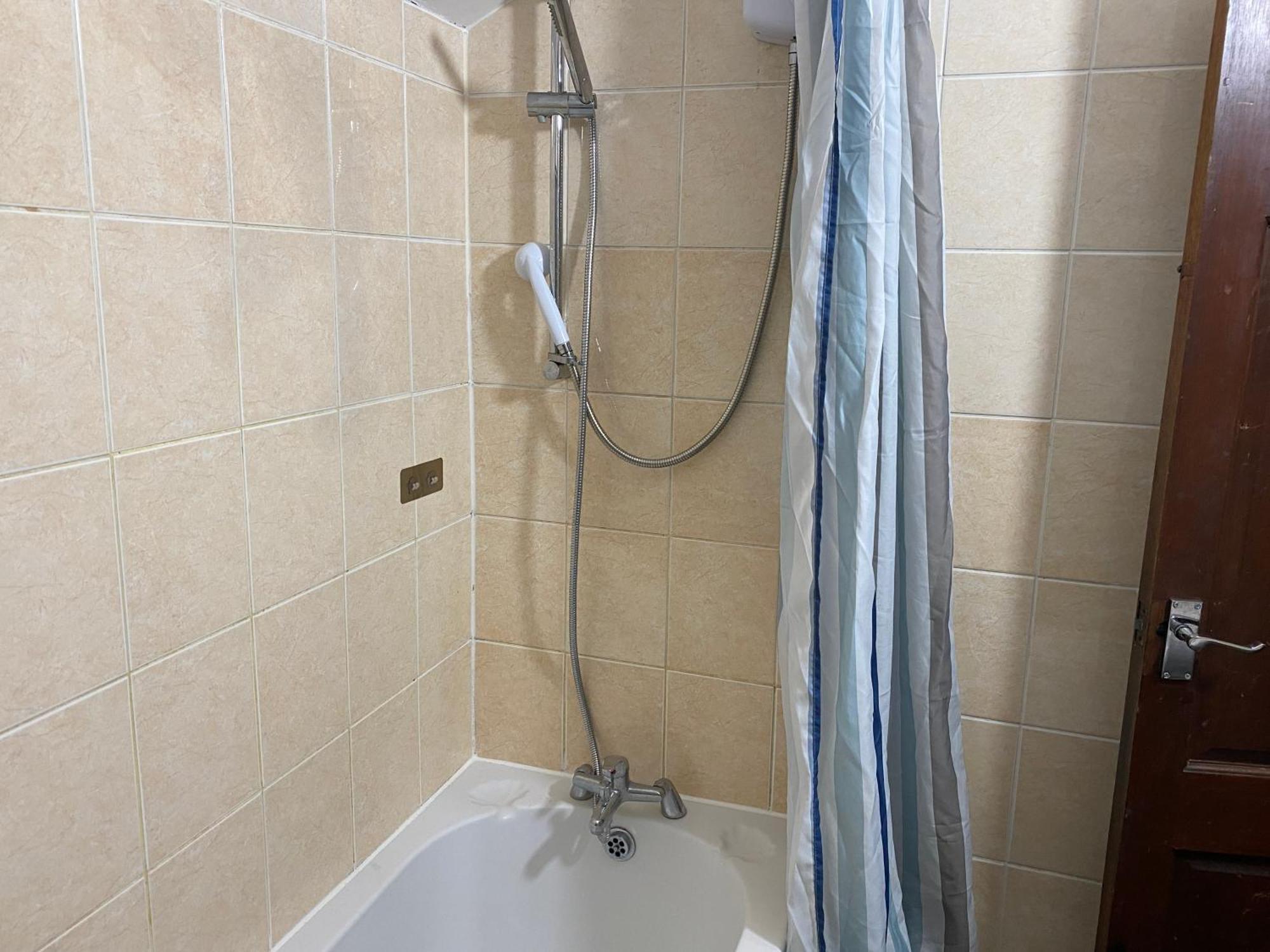In Guest - Comfortable Near Centre Guest house Coventry