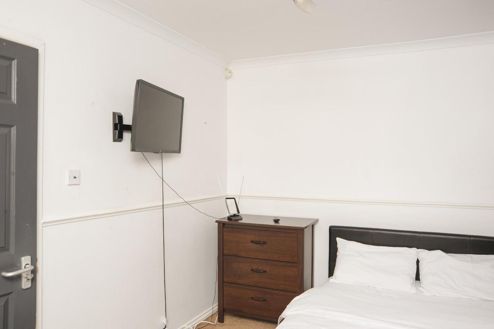 In Guest - Beautiful In * Coventry
