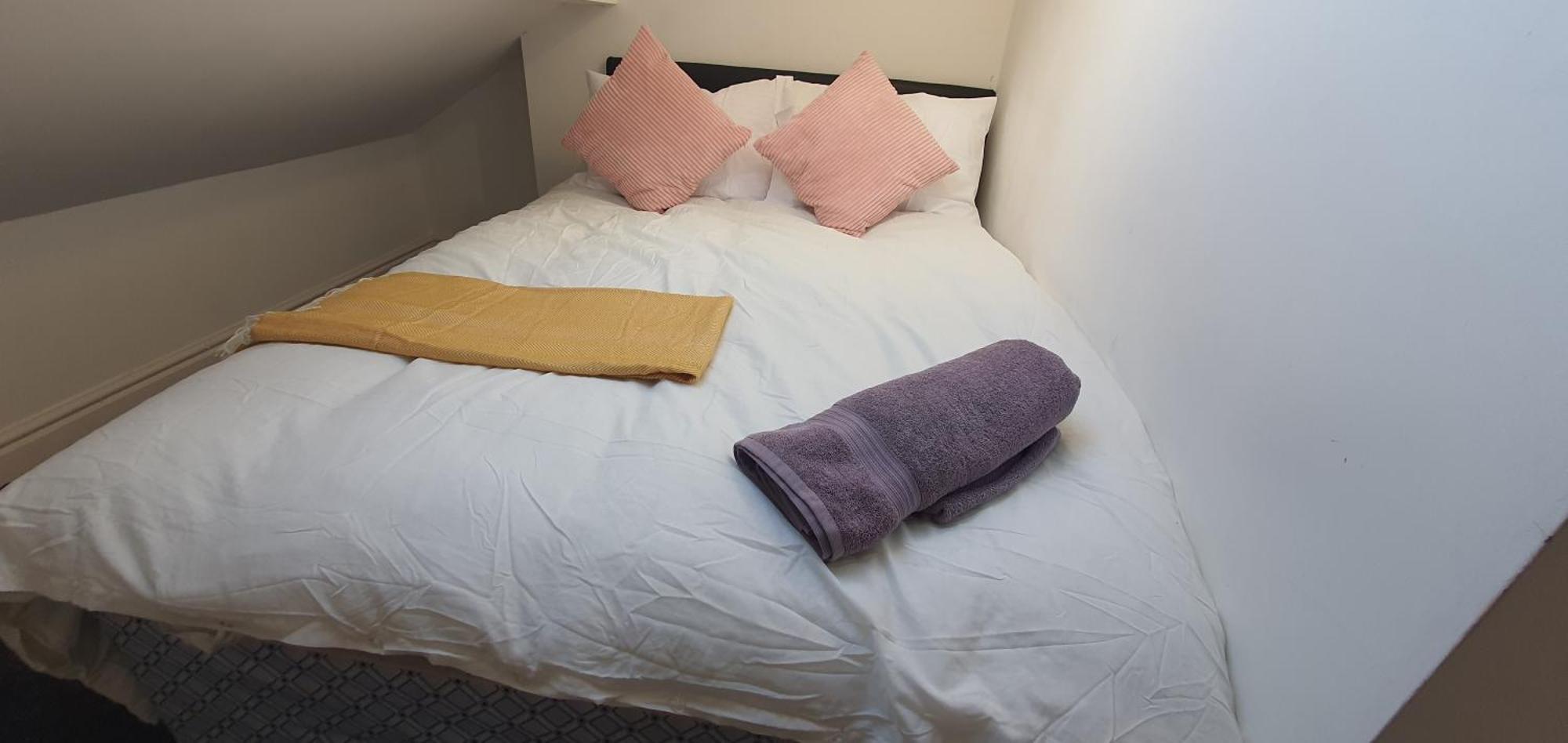 In Guest - Bright Nice In Guest house Coventry