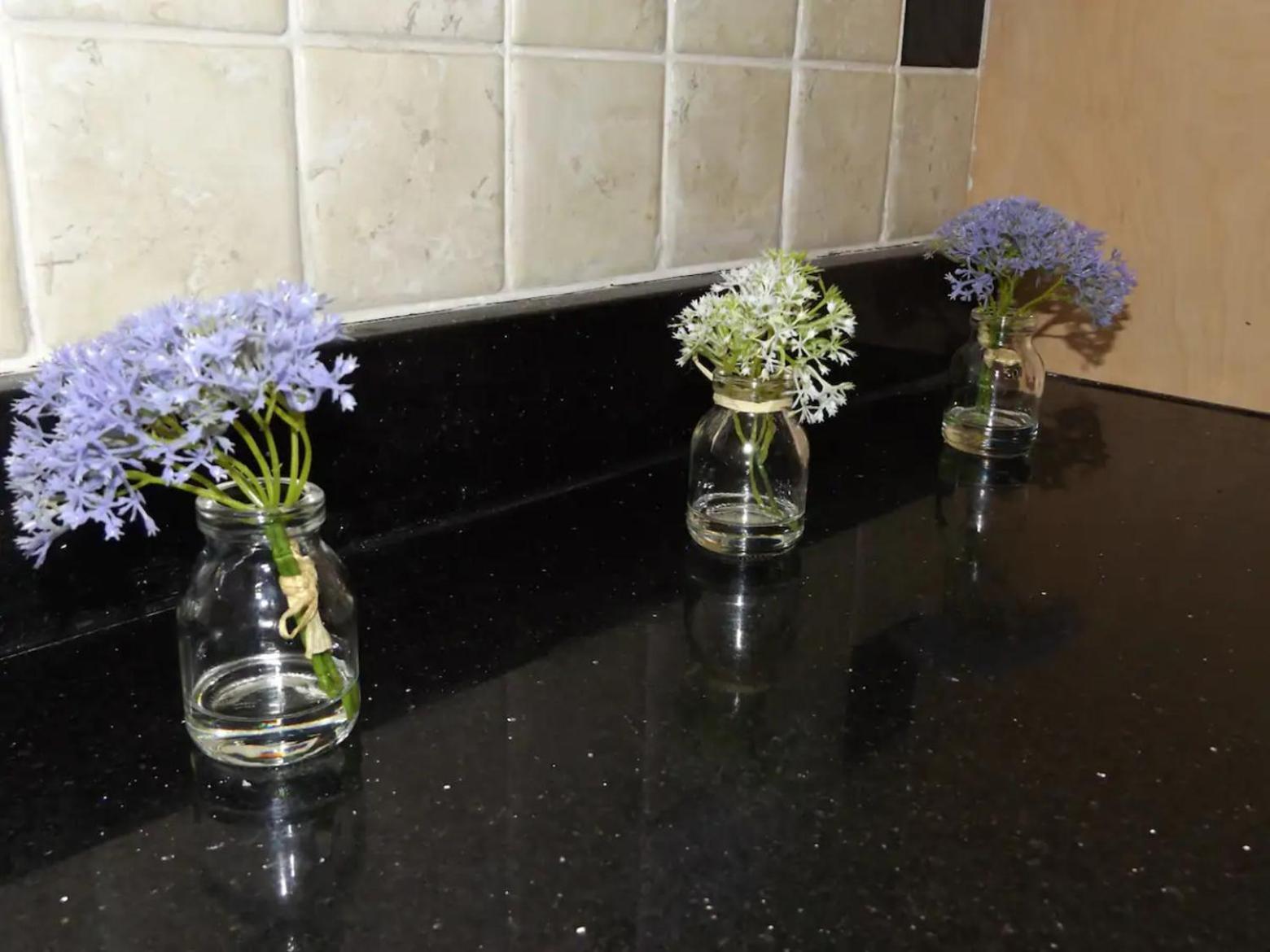 In Guest - Spacious Double In Guest house