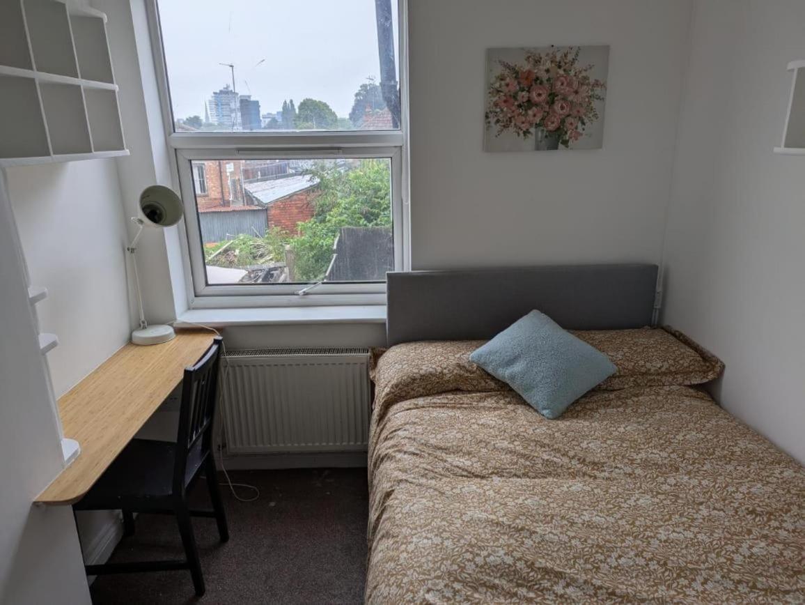 City Center Craven Roomz Hotel *