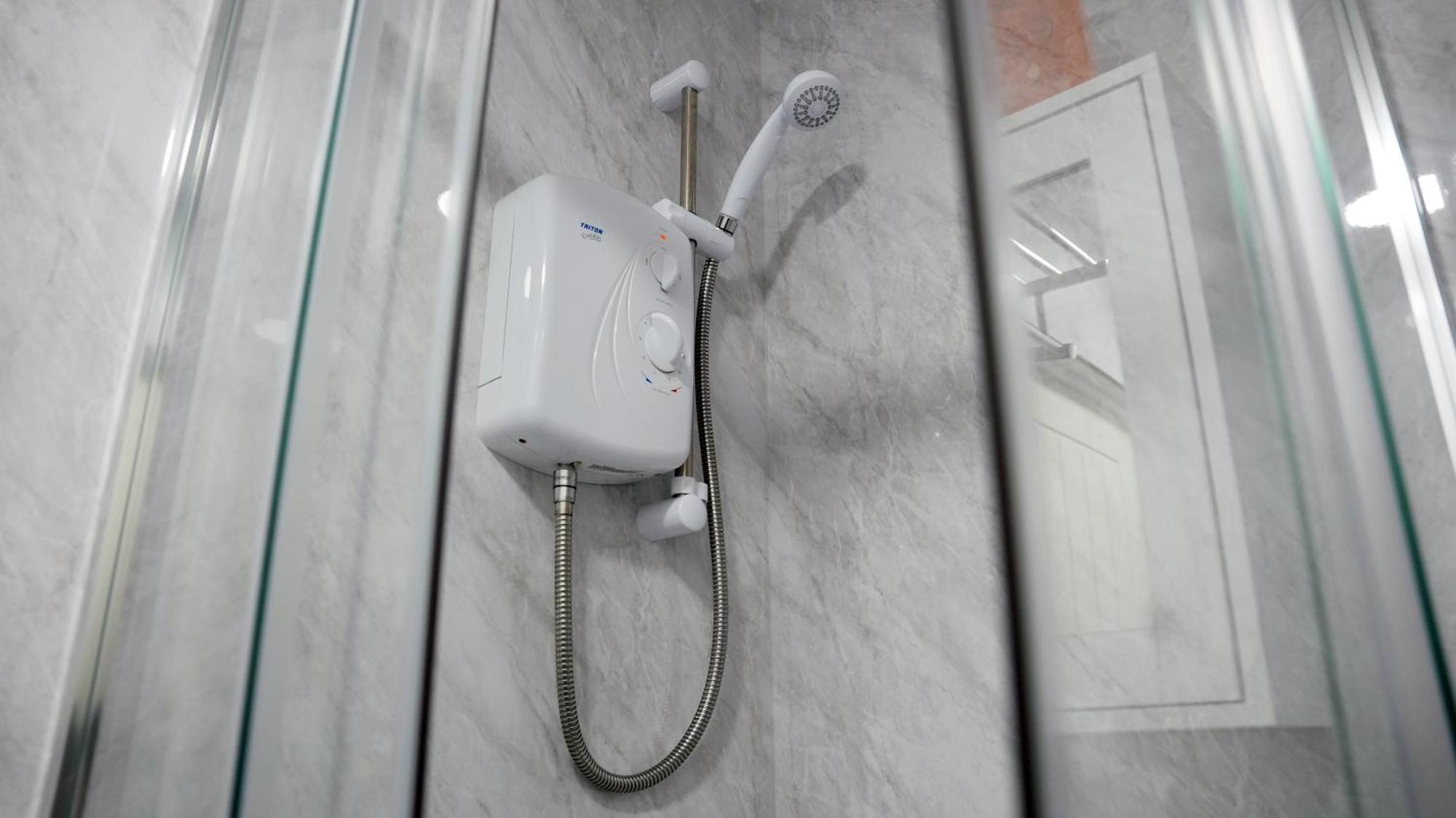 Luxury 2 Guest House, Parking With Ev , Wifi And Netflix Coventry