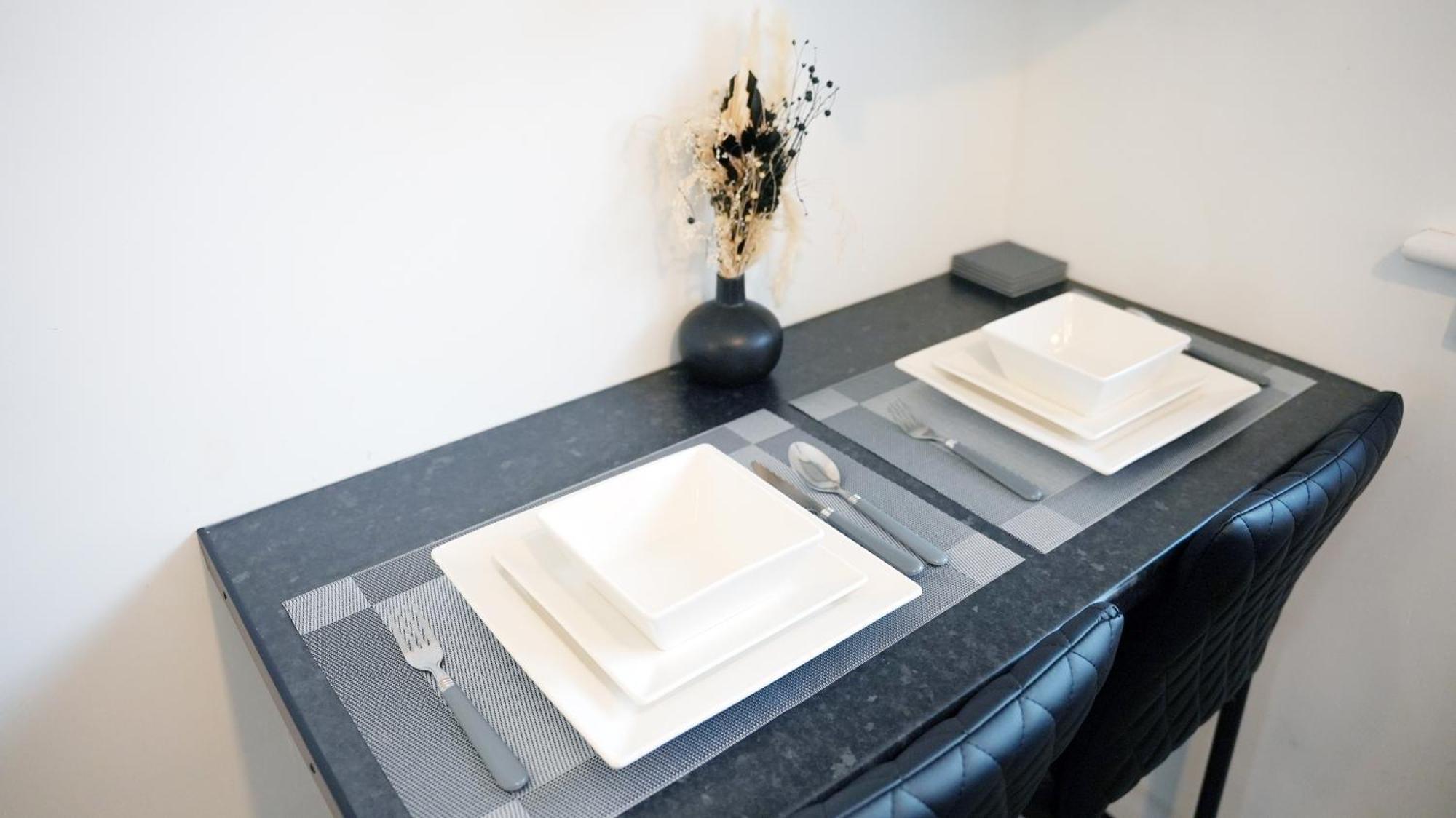 Guest house Luxury 2 Guest House, Parking With Ev , Wifi And Netflix *