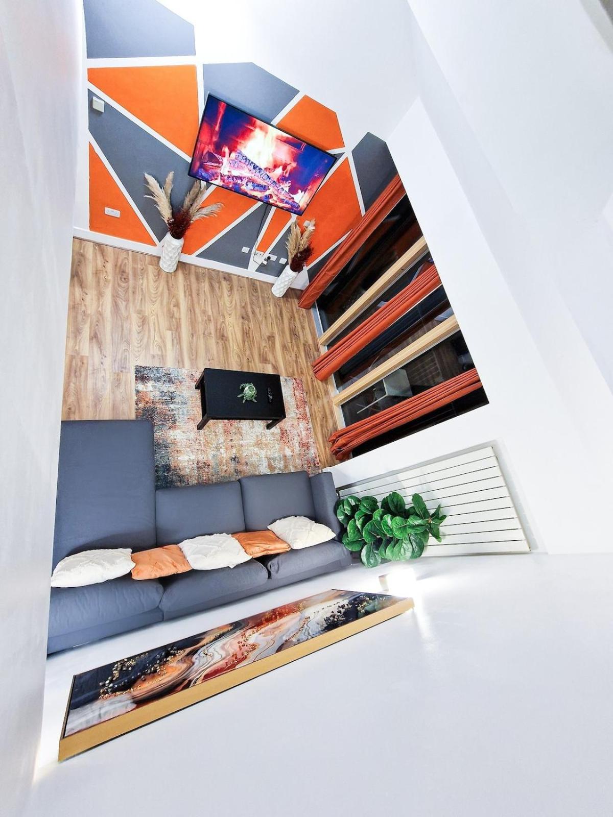 Luxury Waterfront With Free Parking Holiday home Coventry