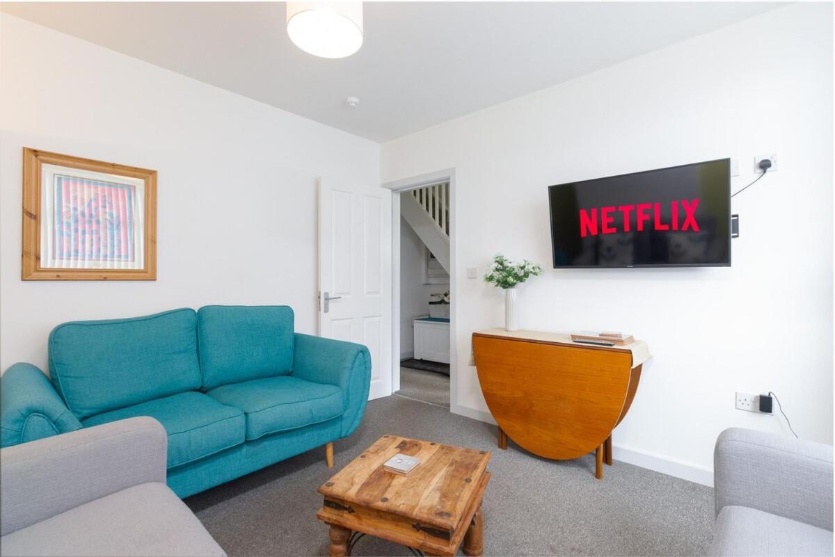 Casa de férias 4br With Private Parking Coventry