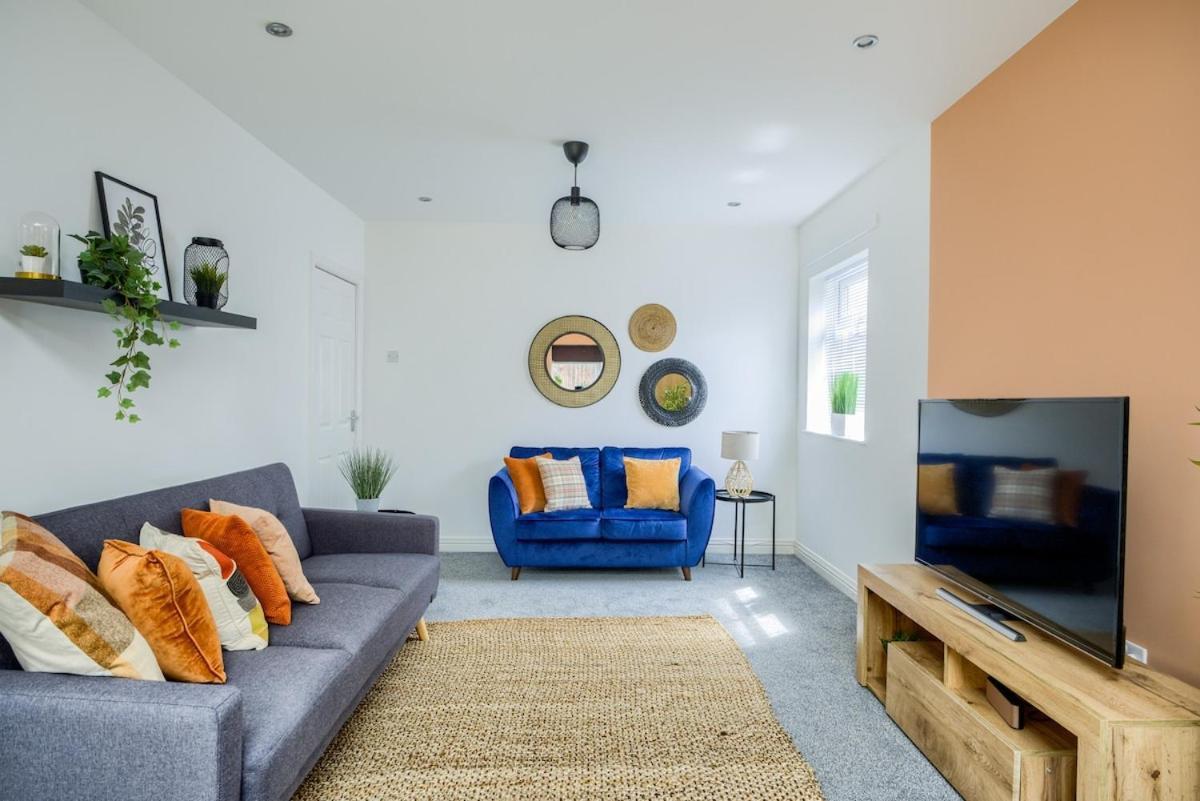 Beautiful House, Sleeps 8 Coventry