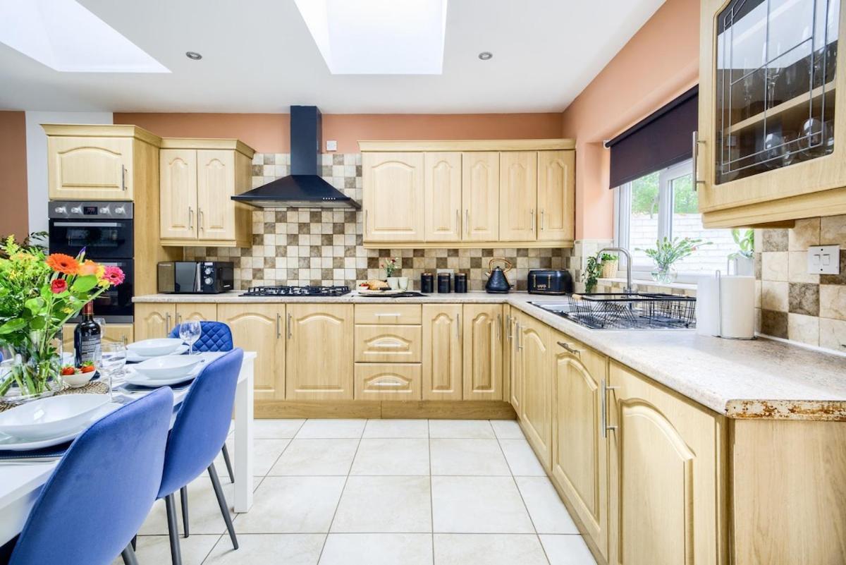 Beautiful House, Sleeps 8 Holiday home *