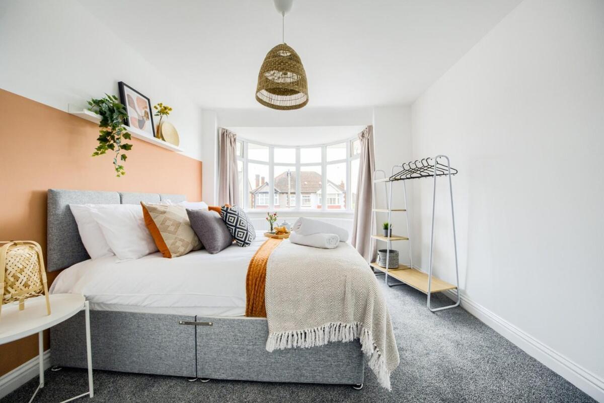 Holiday home Beautiful House, Sleeps 8 Coventry