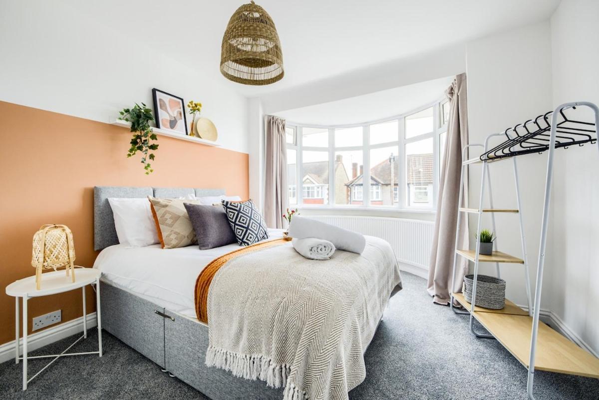 Holiday home Beautiful House, Sleeps 8 *