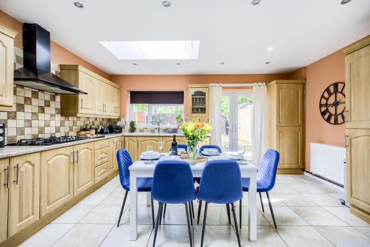 Beautiful House, Sleeps 8 Holiday home *