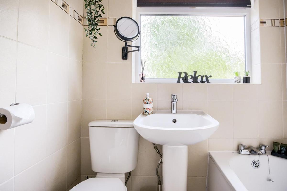 Beautiful House, Sleeps 8 Coventry