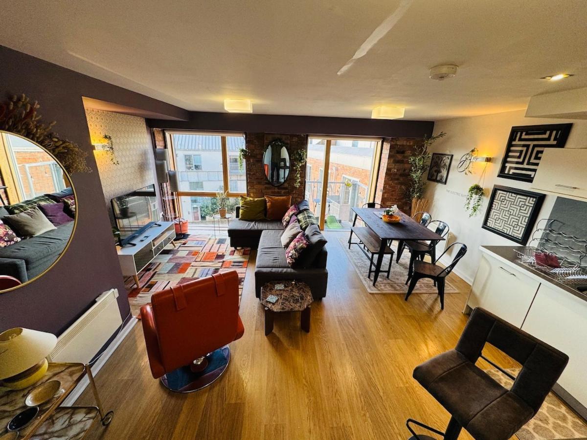 Homely And Charming 2 Bedroom Sleeps 6 W Balcony
