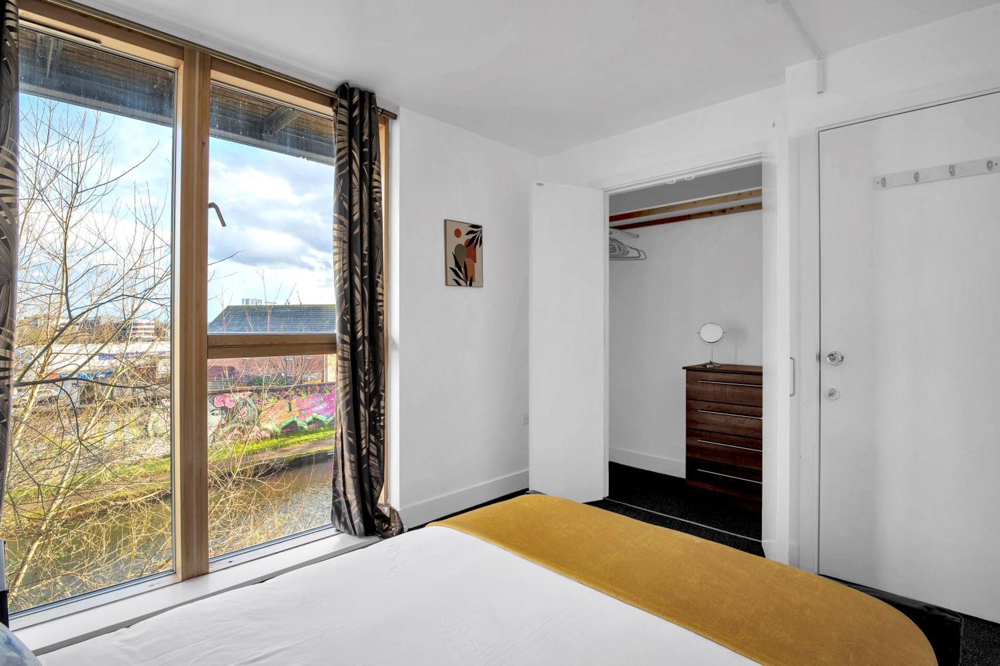 Luxury Waterfront With Free Parking Holiday home *