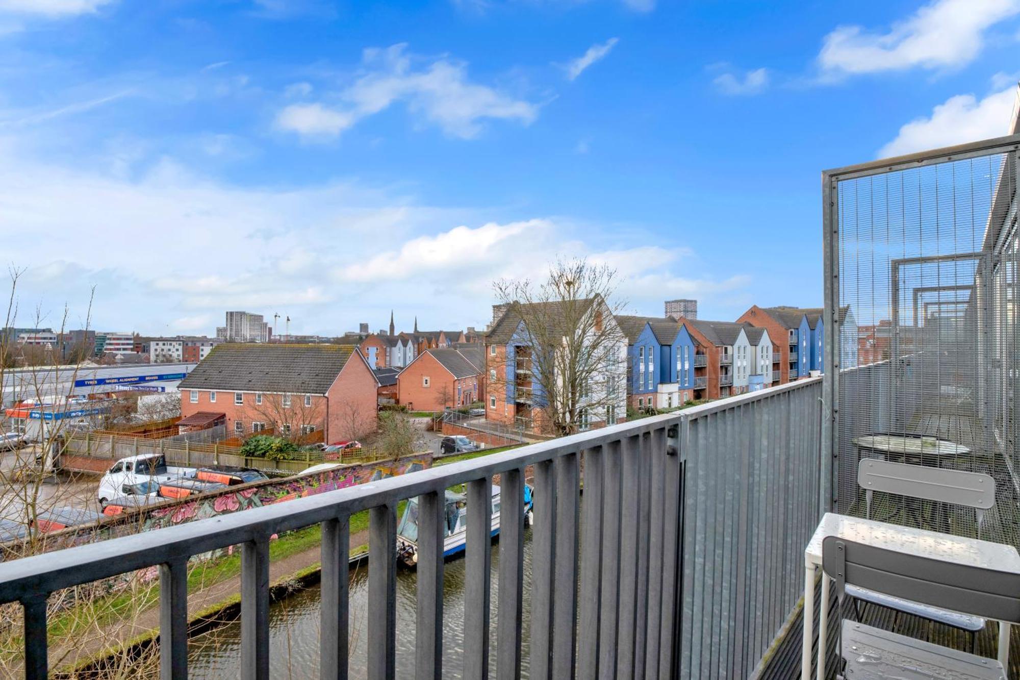 Holiday home Luxury Waterfront With Free Parking