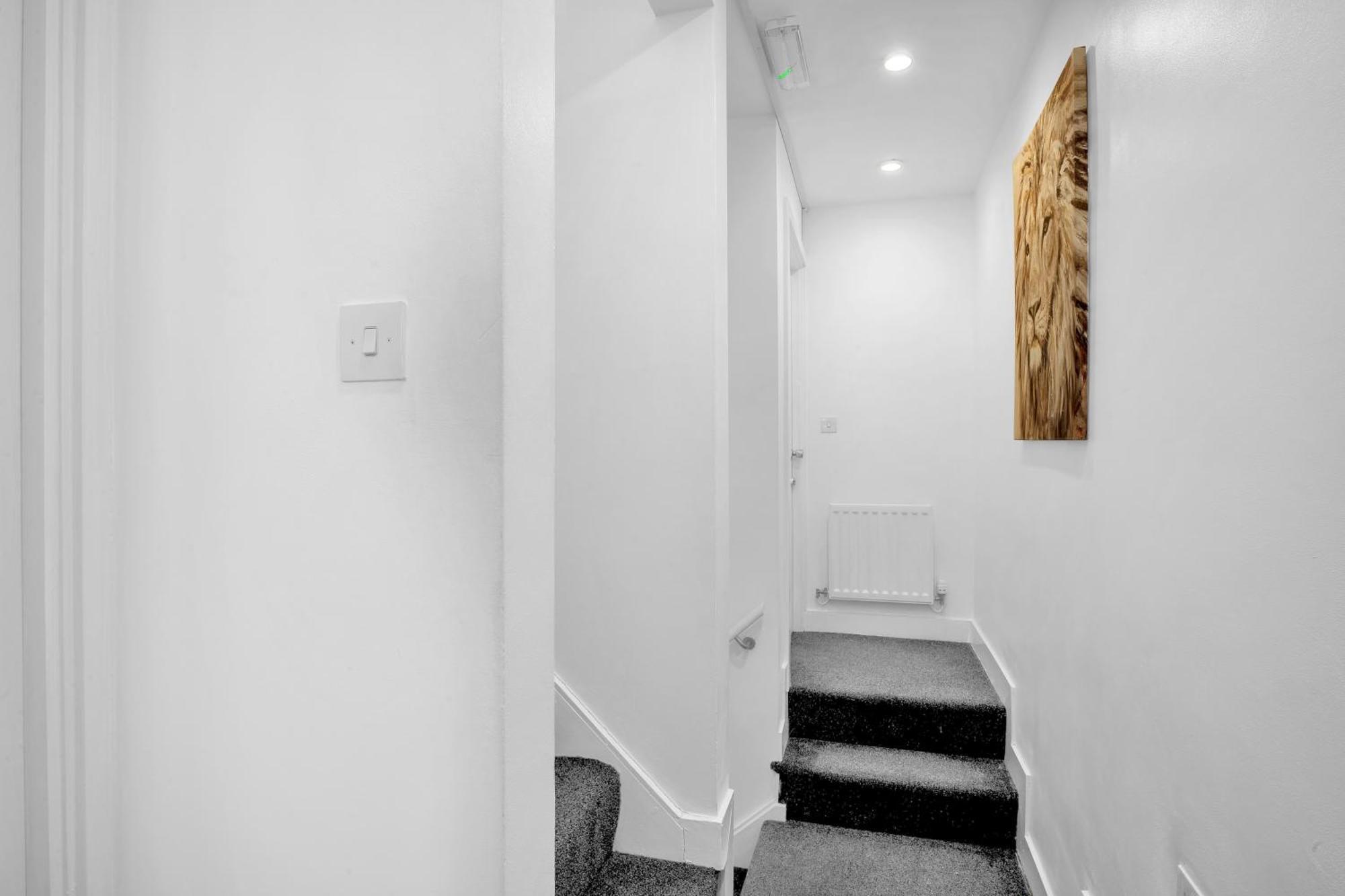 Luxury Waterfront With Free Parking Coventry