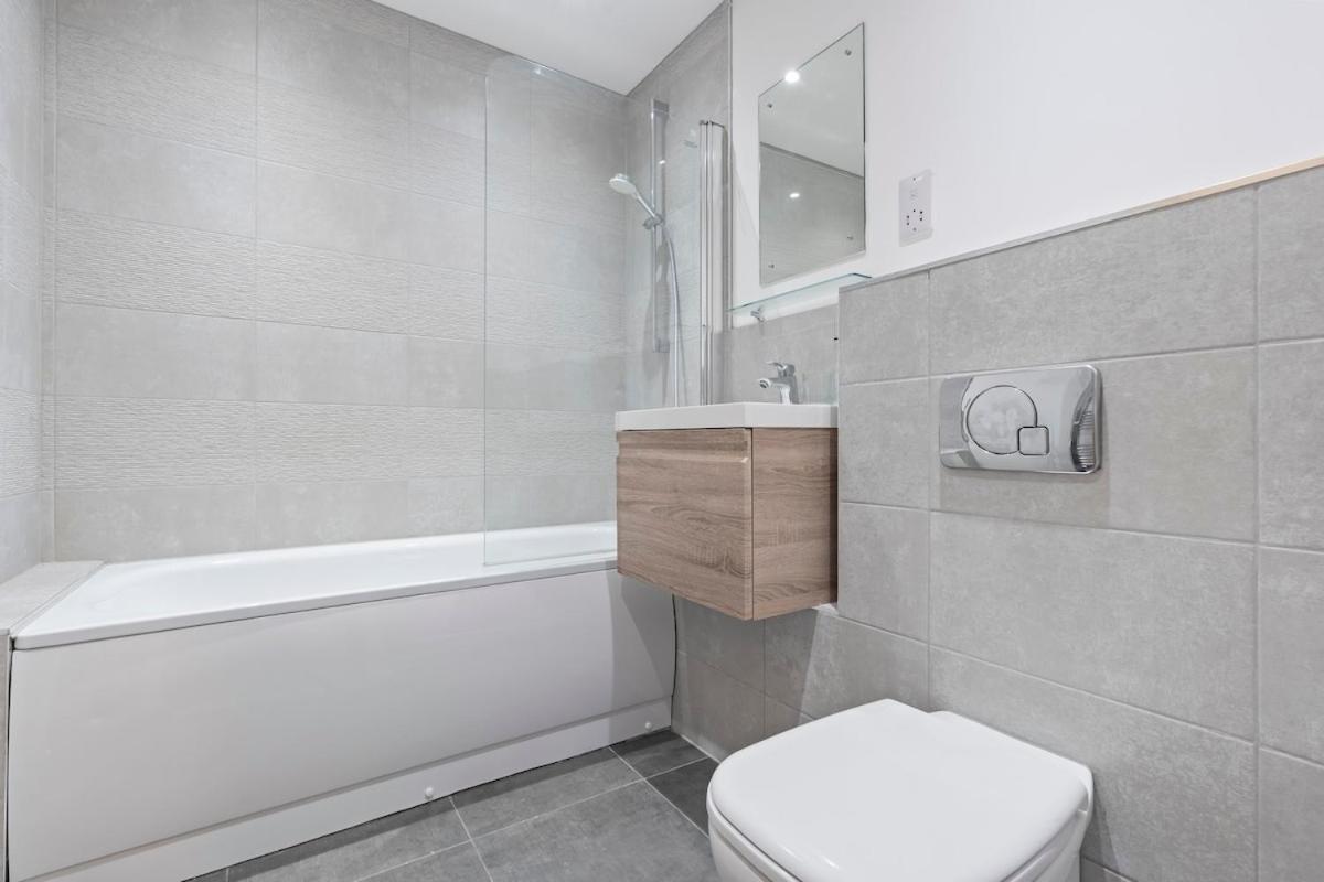 The Silkworks Cov Grade 2 Listed Lux Sleeps 6 Apartment *