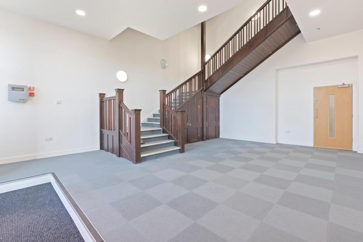 The Silkworks Cov Grade 2 Listed Lux Sleeps 6 Apartment