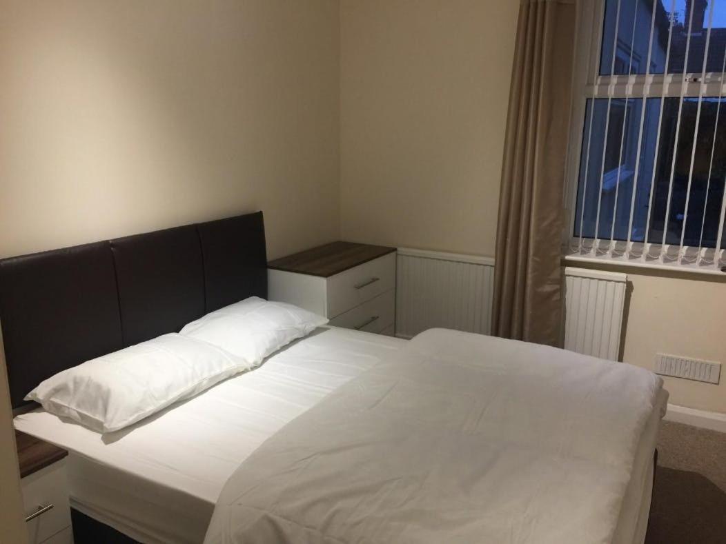 Spacious Bright In Coventry