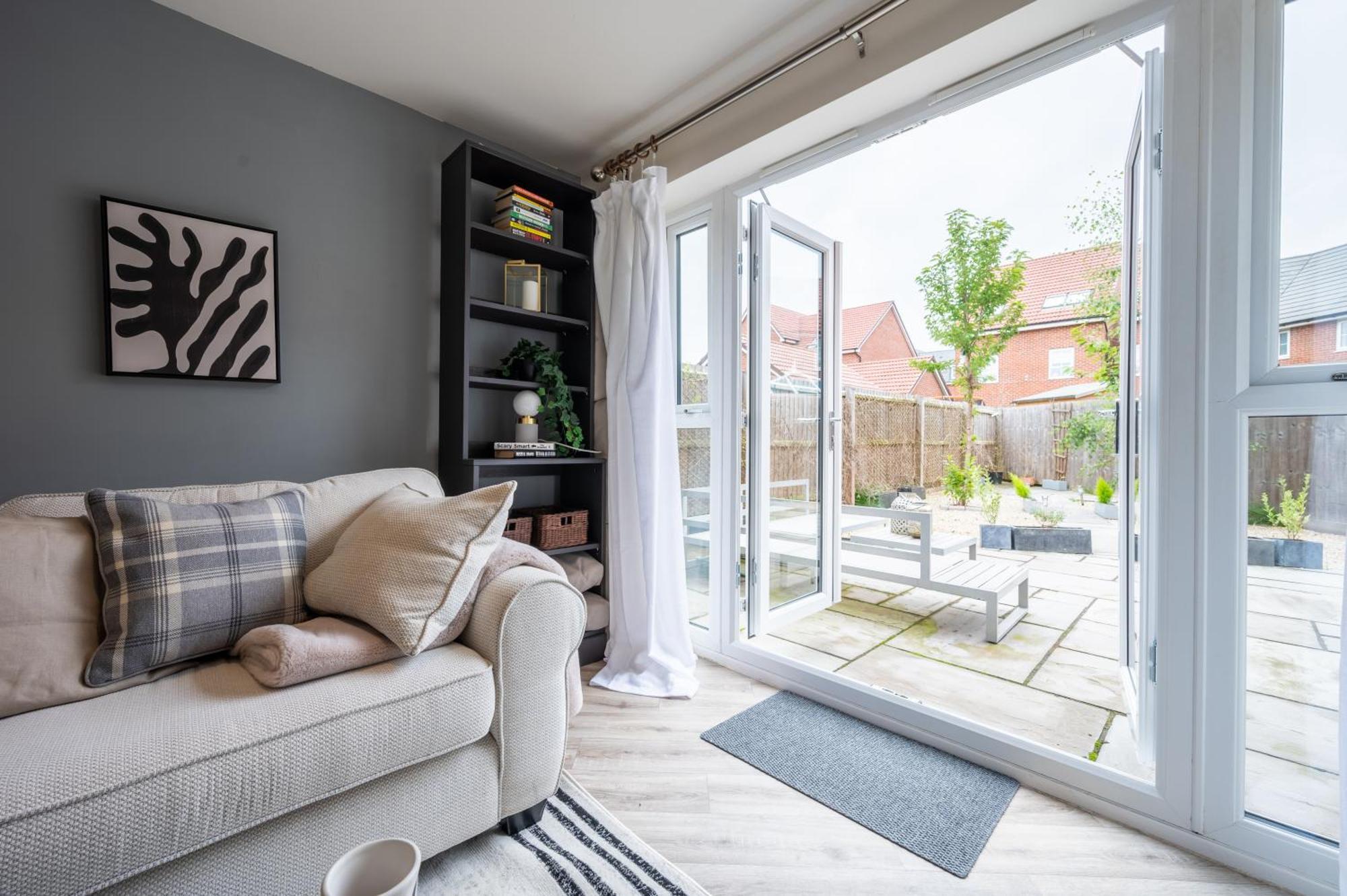 Close To Warwick - Clover Way By Ty Sa Guest house