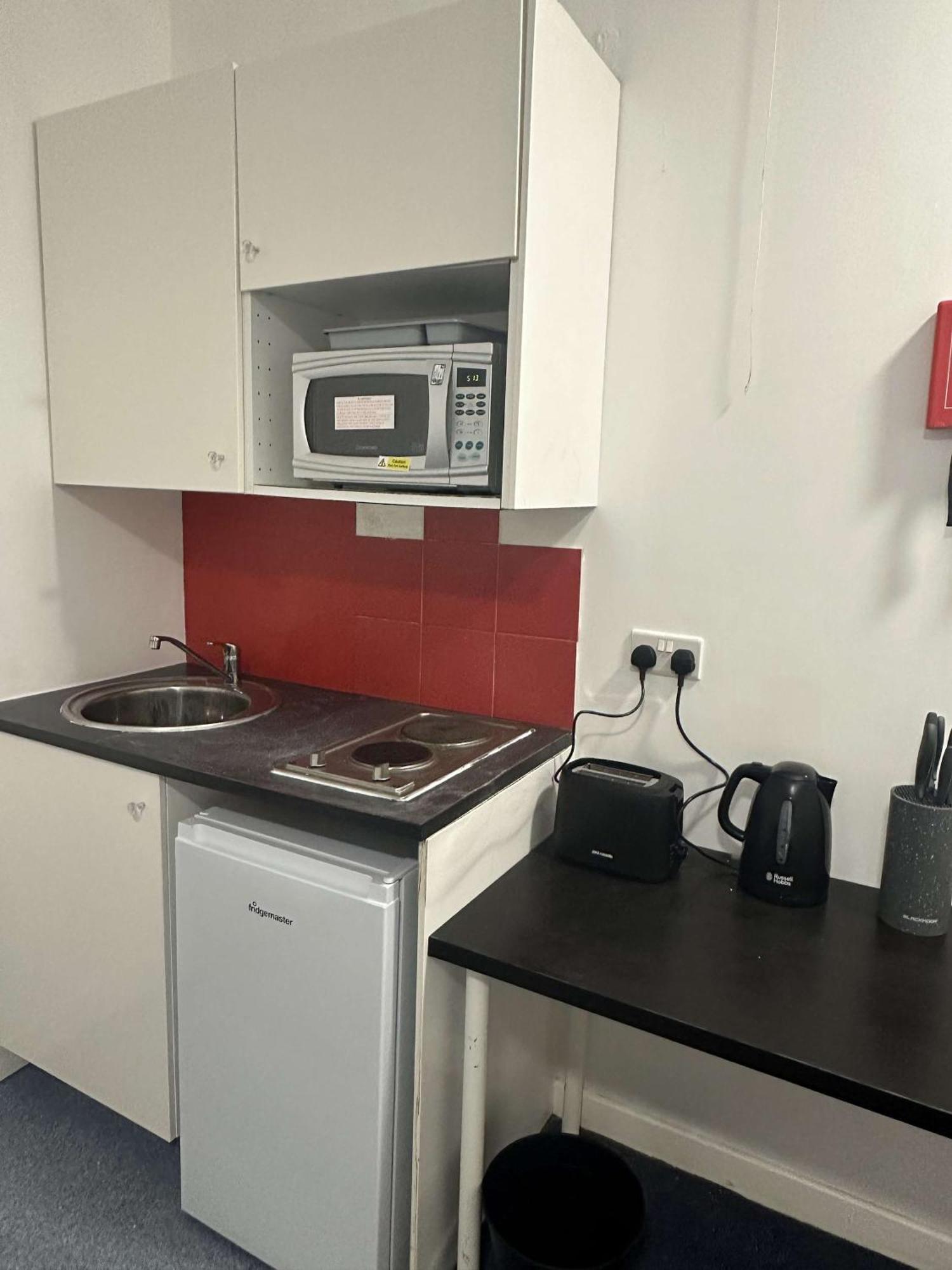 Budget With Kitchen In Apartment