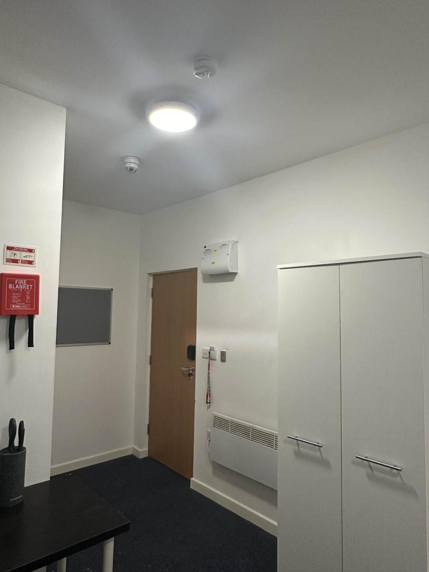 Budget With Kitchen In Apartment Coventry