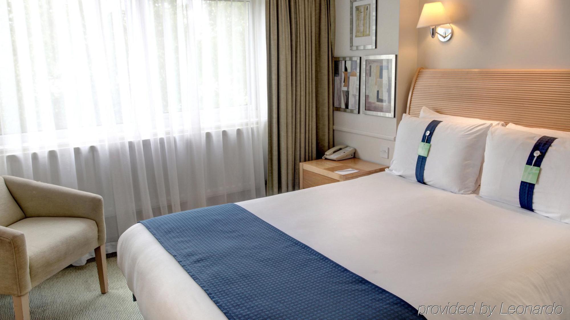 Hotel M6, J2 By Ihg 4*