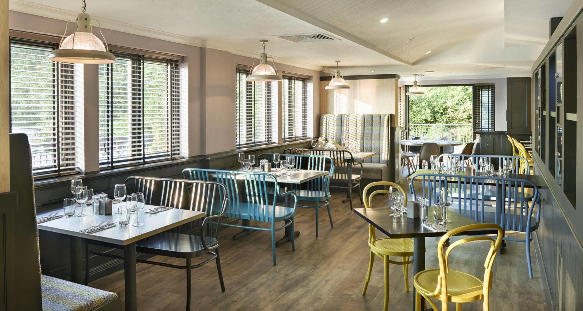 Village Hotel 3*