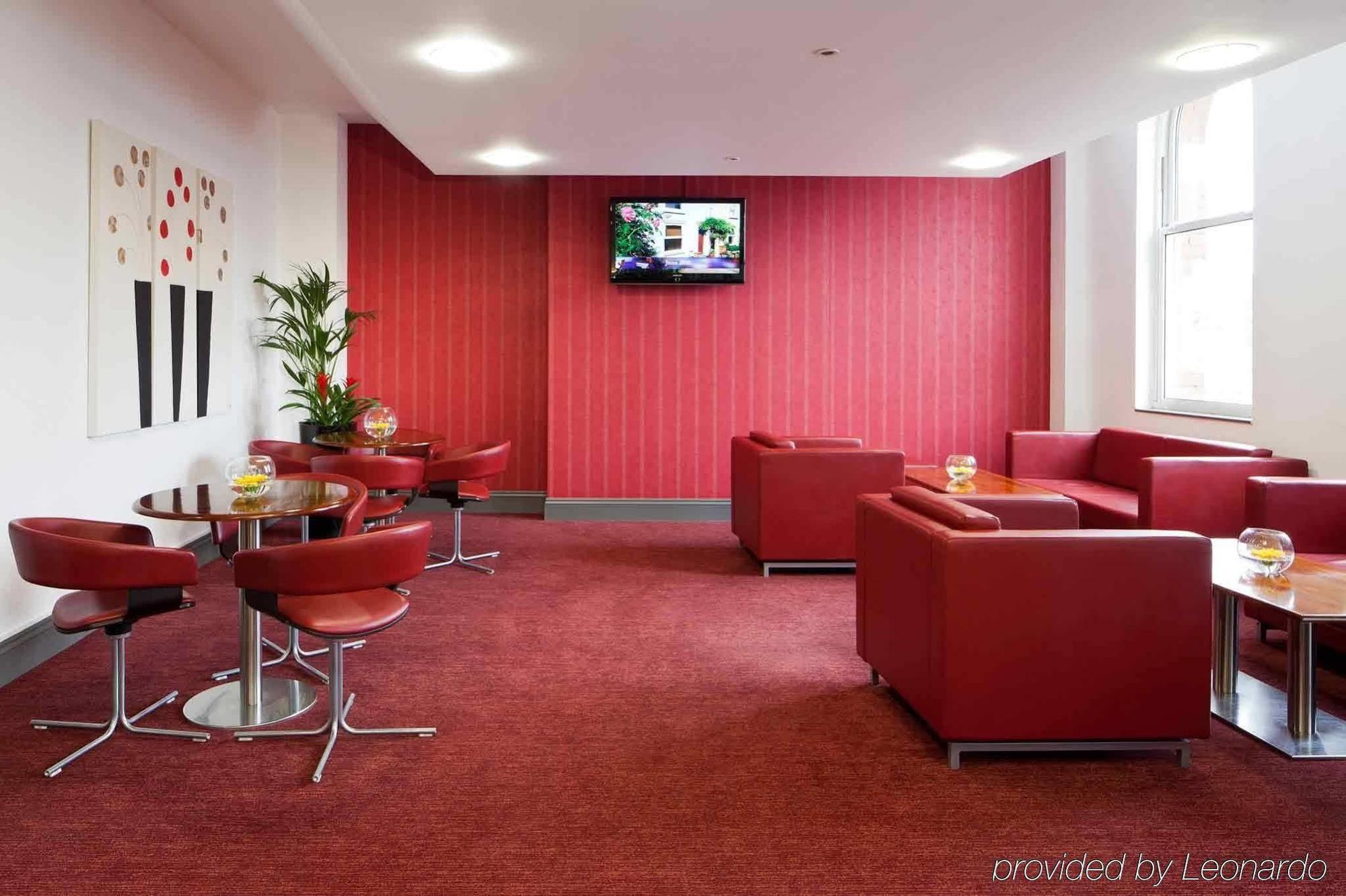 Ibis Centre Hotel 3*