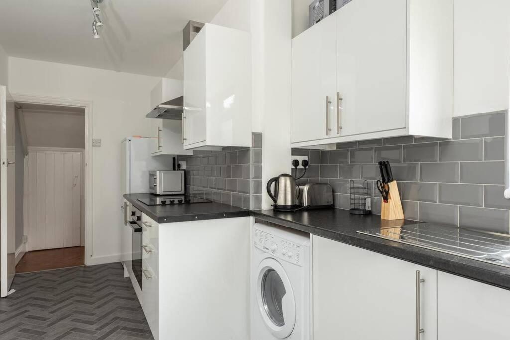 Casa de férias 4 Bedroom House Sleep 7 Coventry