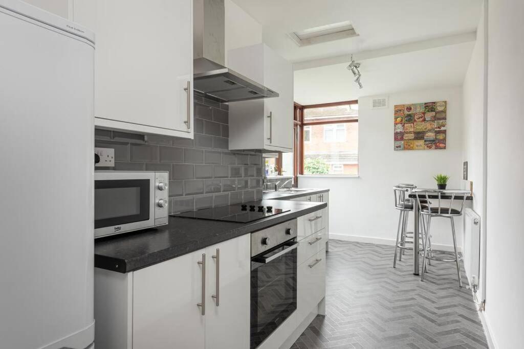 Casa de férias 4 Bedroom House Sleep 7 Coventry