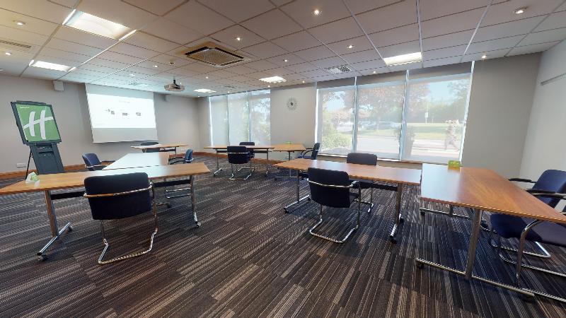 Hotel M6, J2 By Ihg 4*